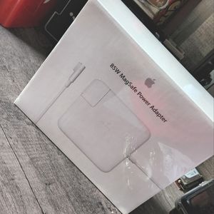 Apple 85W MagSafe Power Adapter